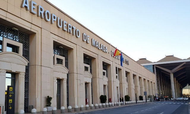 Aeropuerto ✈️ | Traslados y Taxi hasta Puerto Banús 